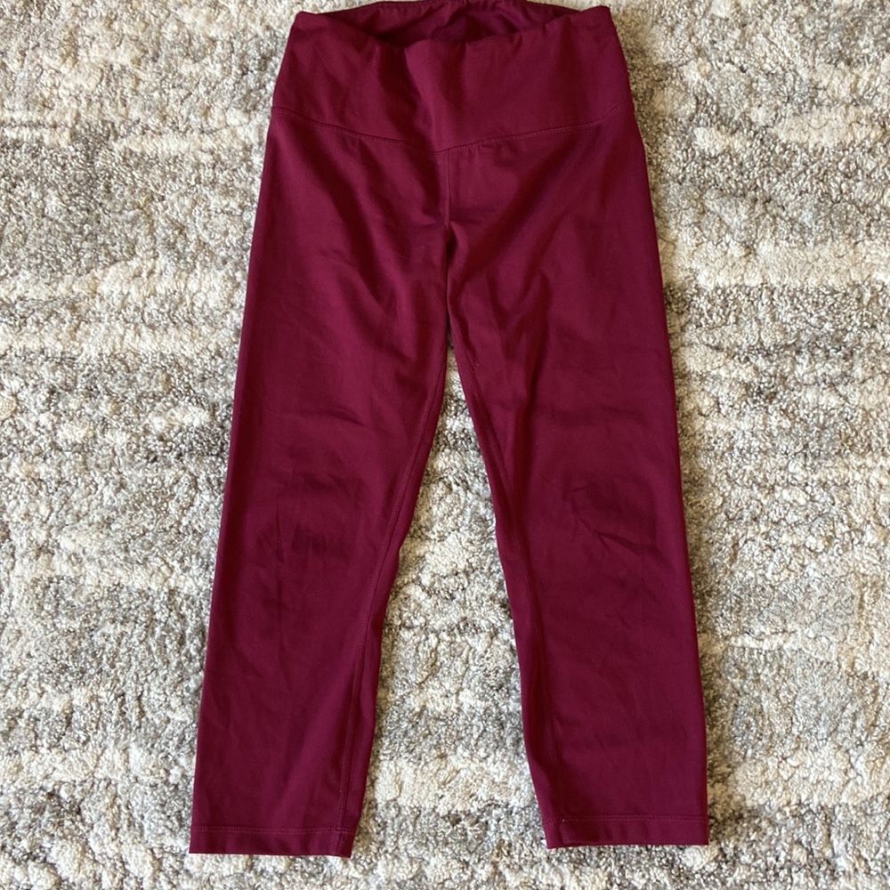 Yogalicious Leggings Size M Capri Waist Band - Picture 2 of 6